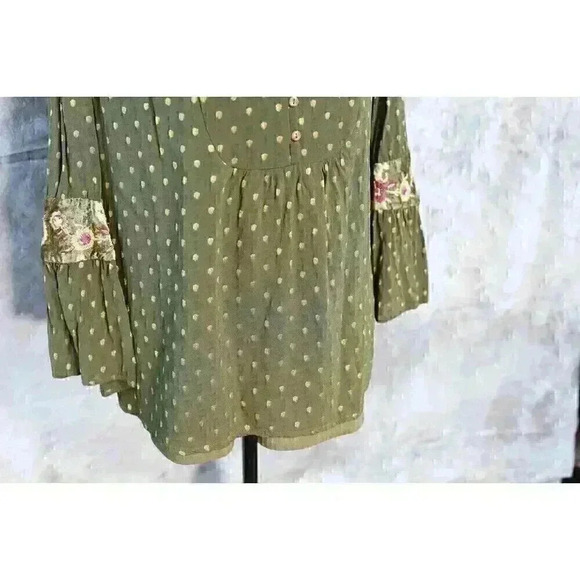 Chico's size 1 green w/gold thread dots;crushed velvet accents on shoulder lined - Picture 7 of 16